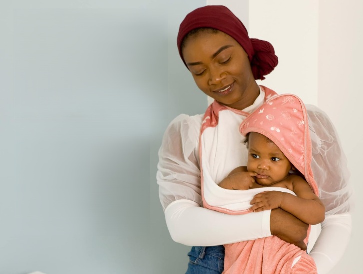 Použití ručníku kolem krku